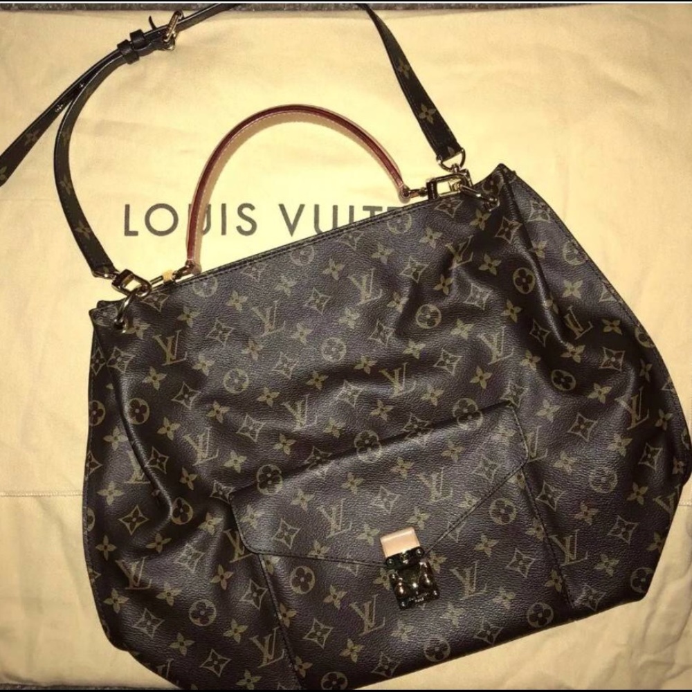 Louis Vuitton Metis Hobo